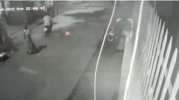 கவனம் பேசுவதில் இருக்கும் 