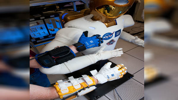 விண்வெளி நிலையம்: 