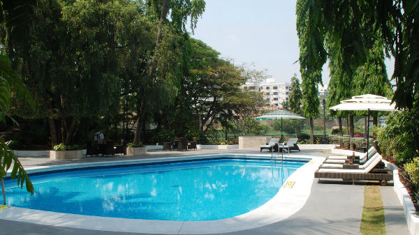 உல்லாசமாக நட்சத்திர ஓட்டலில் ஸ்டே 