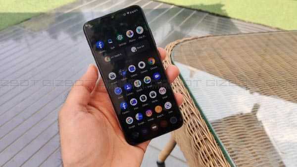 வடிவமைப்புக்கு அதிக கவனம் செலுத்தியுள்ளது 