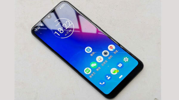 மோட்டோ இ6எஸ் டிஸ்பிளே