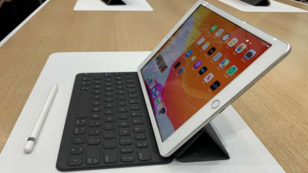 பேட்டரி மற்றும் இணைப்பு ஆதரவுகள் 