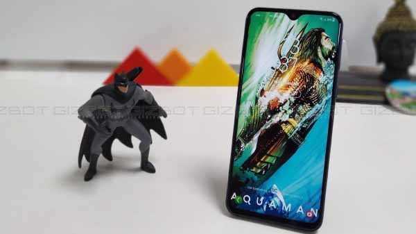 கேலக்ஸி எம்20 டிஸ்பிளே