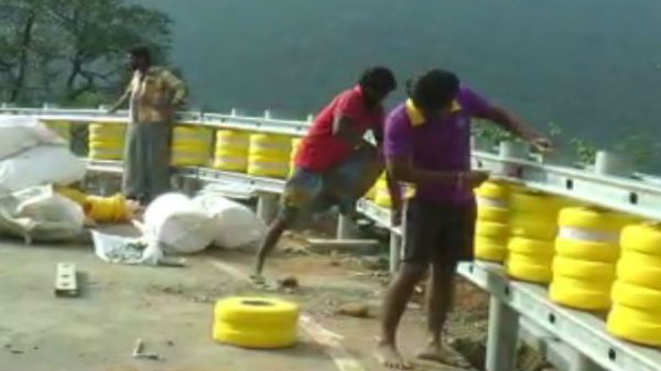 சுழலும் ரப்பர் தடுப்புச் சுவர்கள்