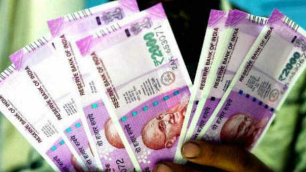 எப்போது வேண்டுமானாலும் 2 ஆயிரம் ரூபாய் நோட்டுகள் செல்லாது