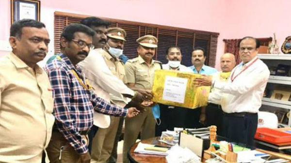மொபைல் பயன்பாட்டின் மூலம் இயங்கும் வெண்டிலேட்டர்