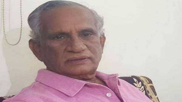 சானிடைசர் உருவாக்க உதவிய பல்லாவரம் நகராட்சி அதிகாரிகள் 