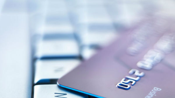 மதிப்புமிக்கவர்களாக காட்டிக் கொண்டு திருட்டு