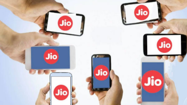 ஒரே நேரத்தில் 100 பங்கேற்பாளர்கள்