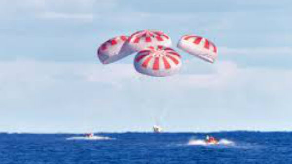 அனுப்பி இருந்தன.முதல்முறையாக தனியார் நிறு