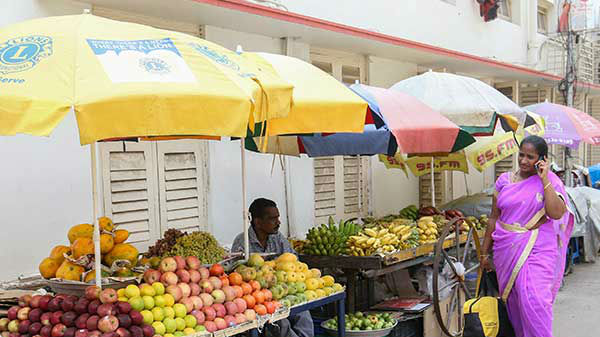வீட்டுவசதி மற்றும் 