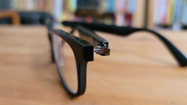  ஸ்மார்ட் கிளாஸ் என்றாலும் கூட பார்வைக்கு 