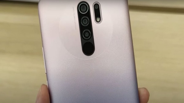 4 ஜிபி ரேம் + 64 ஜிபி ஸ்டோரேஜ்