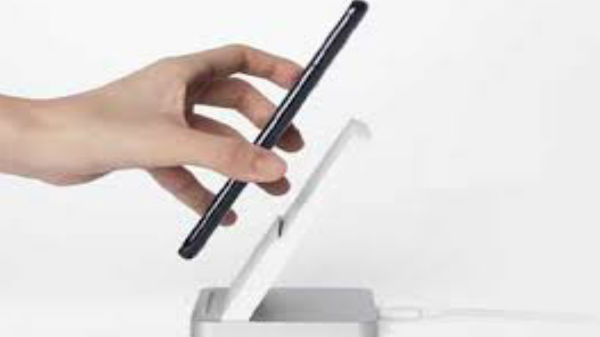 100 வாட் வயர்லெஸ் சார்ஜிங் வசதியை தங்களின் ஸ்மார்ட்போன்களில் 