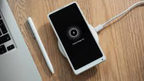 10W சார்ஜிங் திறனைக் 