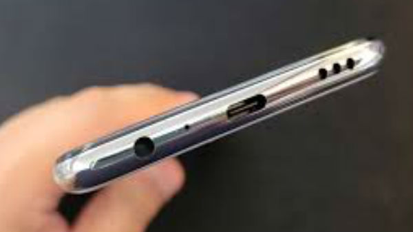 ஆடியோ ஜாக் உள்ளிட்ட ப