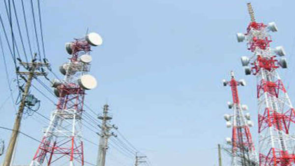 தனியார் நிறுவனத்துக்கு சொந்தமான செல்போன் டவர்