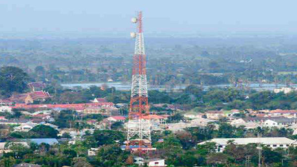 மூன்று பேர் கொண்ட கும்பல்
