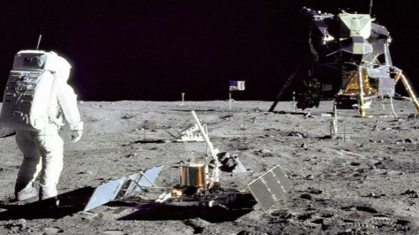 விண்வெளி வீரர்களை நிலவில் தங்க வைத்து ஆராய்ச்சி