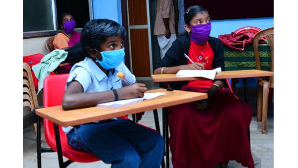 ஜூம் இணைப்பை துண்டிக்க மறந்த ஆசிரியர்கள்