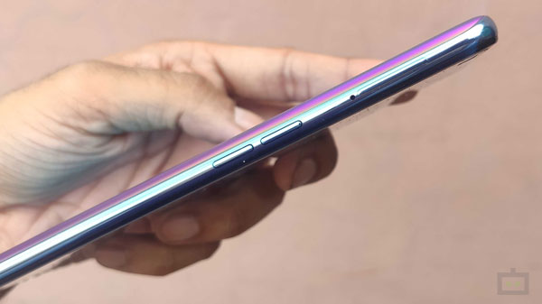 6.44 இன்ச் முழு ஹெச்டி ப்ளஸ்