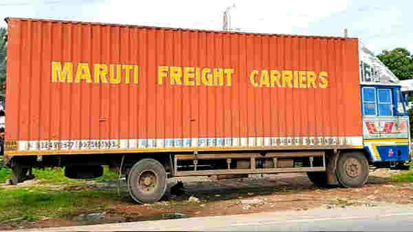 பூனேவில் சிக்கிய ஸ்மார்ட்போன்கள் 