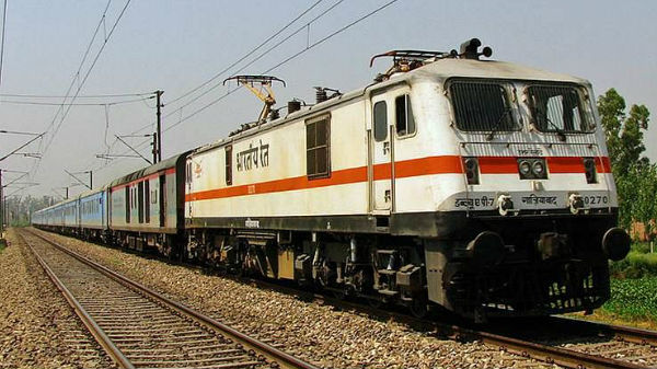 சென்னை எழும்பூரில் இருந்து ரயில்