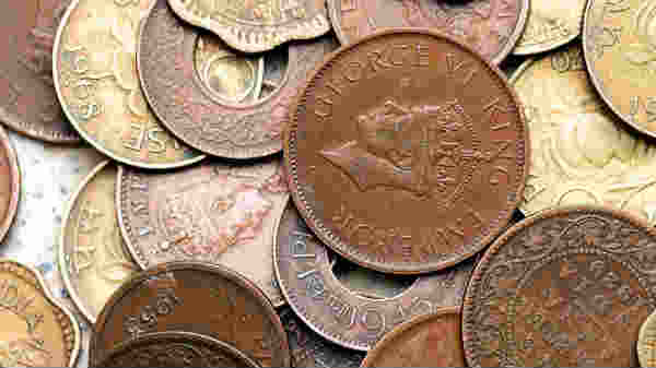 லட்சம் ரூபாய் கொடுத்து வாங்குவதற்கு ஆள் இருக்கிறதா?