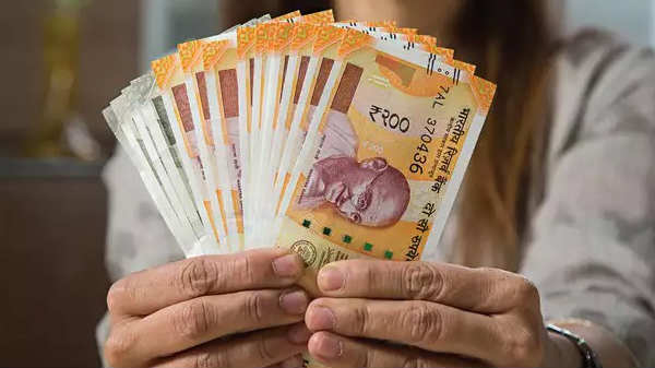 ஒவ்வொரு பிரிவின் கீழும் ஒவ்வொரு விதமான சம்பளம் 