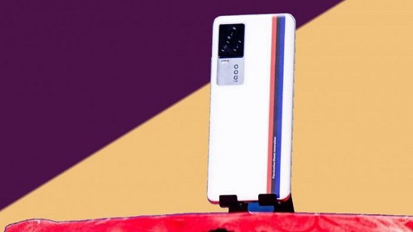 பின்புற வடிவமைப்பு டீசர்