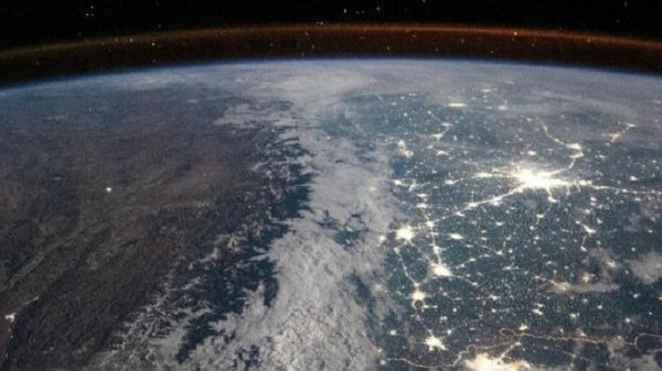 இமயத்தின் மீது பனிப்போர்வை போற்றி இருப்பது