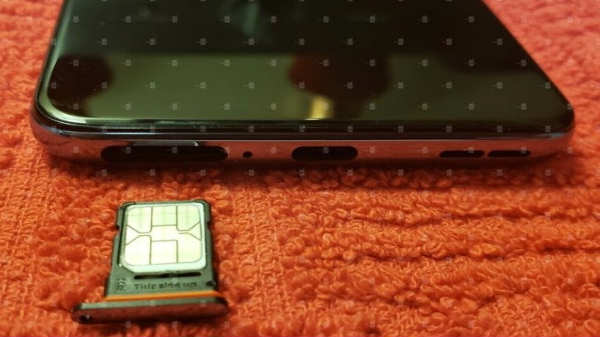 சிம் ட்ரே