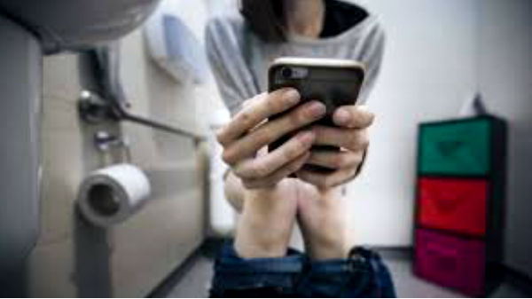 அதிக நேரத்தை இந்தியர்கள் ஸ்மார்ட்போனுடன் கழிக்கின்றனர் 