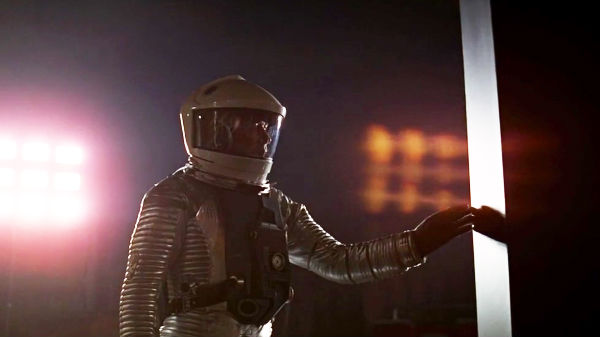 2001: A Space Odyssey என்ற திரைப்படத்தில் வரும் மோனோலித் 