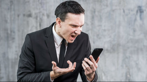 கடுப்பான பயனர்கள் கொடுத்த பதிலடி 