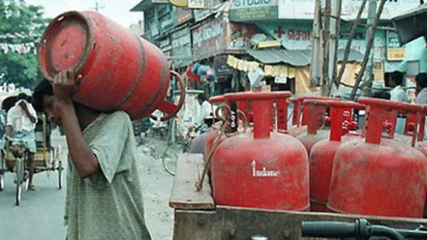 தமிழகத்தில் அதிகரிக்கும் சமையல் எரிவாயு சிலிண்டர் எண்ணிக்கை
