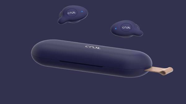 இயர்பட்ஸ் மாடல் ஆனது 