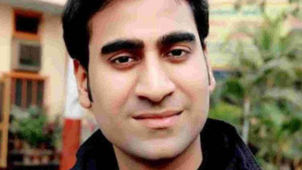 Freedom 251 என்று போனில் மோசடி செய்து தப்பித்த நொய்டா நபர்.!