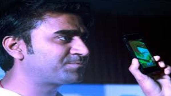 Freedom 251 என்று போனில் மோசடி செய்து தப்பித்த நொய்டா நபர்.!