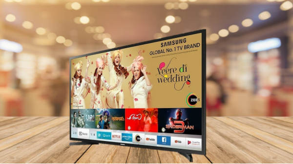 பேனல் மீது ஒரு வருடம் கூடுதல்