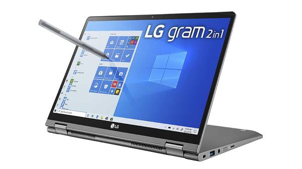 மாடலில் இரண்டு 2 