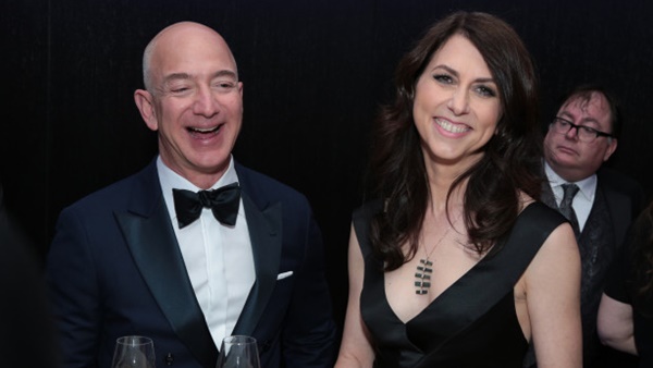 அமேசான் தலைமை நிர்வாக அதிகாரி ஜெஃப் பெசோஸ்