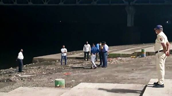 போலீசார் விசாரணை