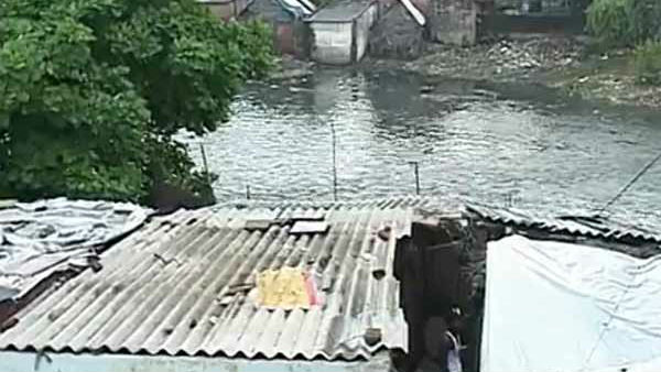 தவறிவிழுந்த 30 வயது இளைஞர்