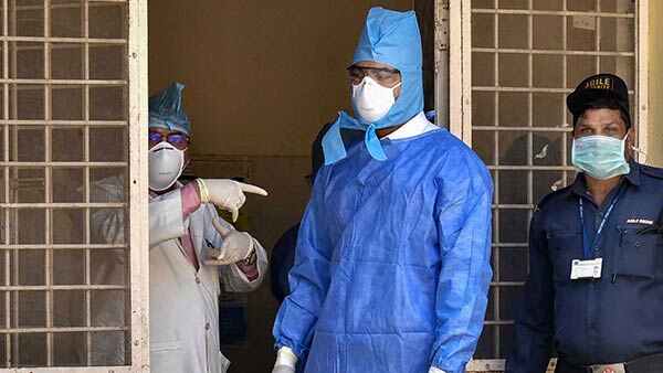 தொற்று அபாயம் அதிகமாக இருக்கும் பகுதிகளில் 