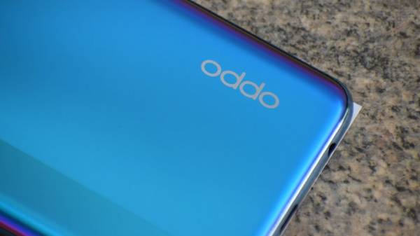 4ஜிபி ரேம் மற்றும் 128ஜிபி உள்ளடக்க மெமரி 