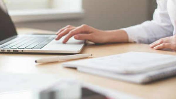 கடுமையாக உழைத்த ஊழியர்