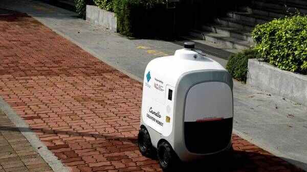  700 வீடுகள் கொண்ட குடியிருப்பிற்கு பொருள்களை 