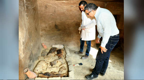 'மரண முகமூடி' அணிந்திருந்த 2000 ஆண்டு பழமையான மம்மி கண்டெடுப்பு 