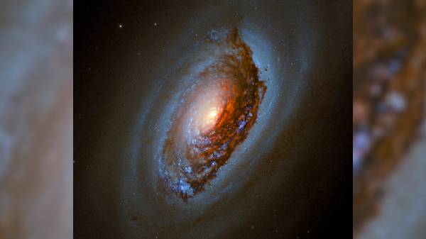 ஹப்பிள் கைப்பற்றிய அழகான 'ஈவில்ஸ் ஐய்' (evils eye) புகைப்படம்  